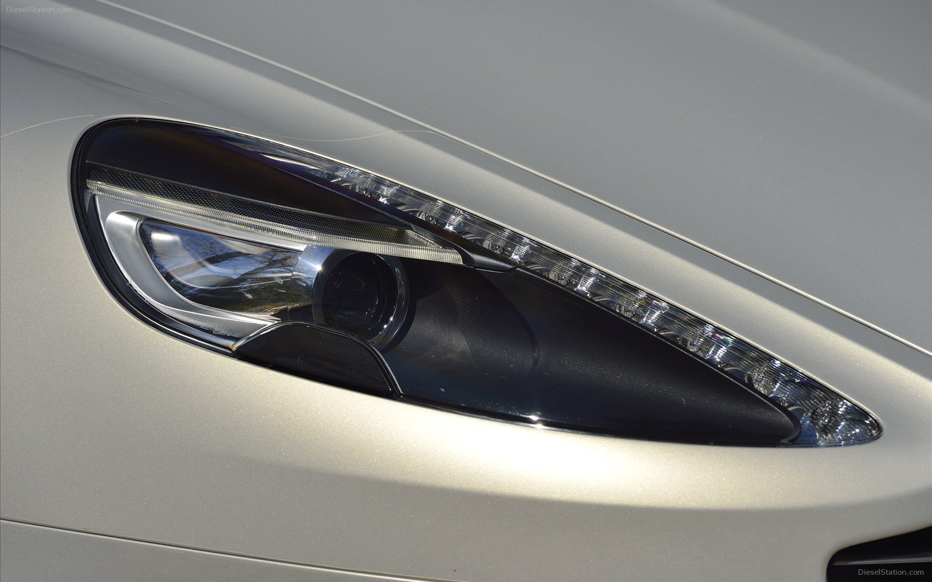 Aston Martin DB9 2013